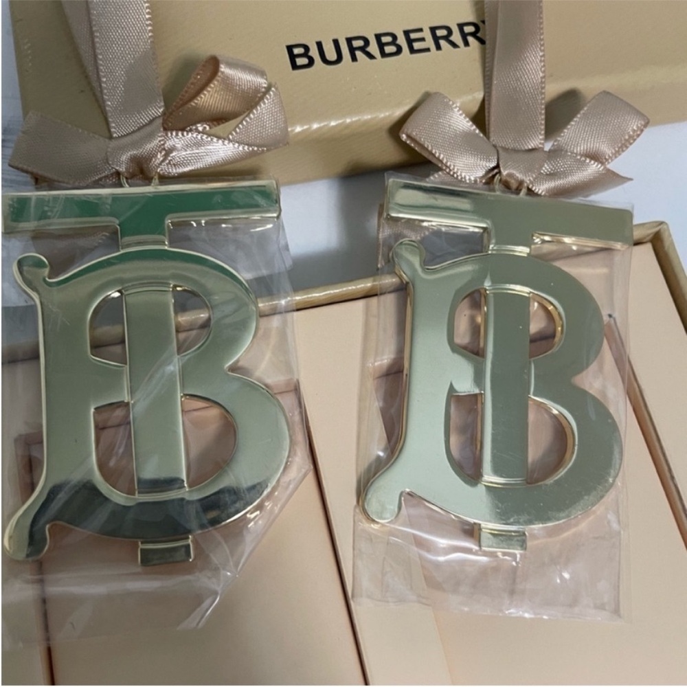 Burberry beauty gift charms set - Picture 4 of 10